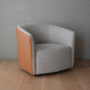 Capote Swivel Chair