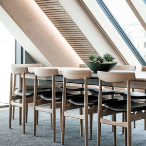 Øya Dining Table