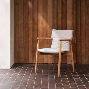 E008 | Embrace Outdoor Dining Chair