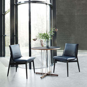 E004 | Embrace Chair