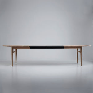 Øya Dining Table